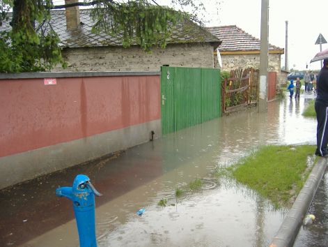 Vízben a házak